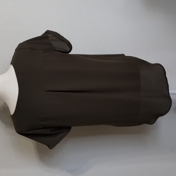 Apt. 9 Army Green Blouse Size Medium Pearl Neck Detail Short Sleeve - Picture 7 of 11